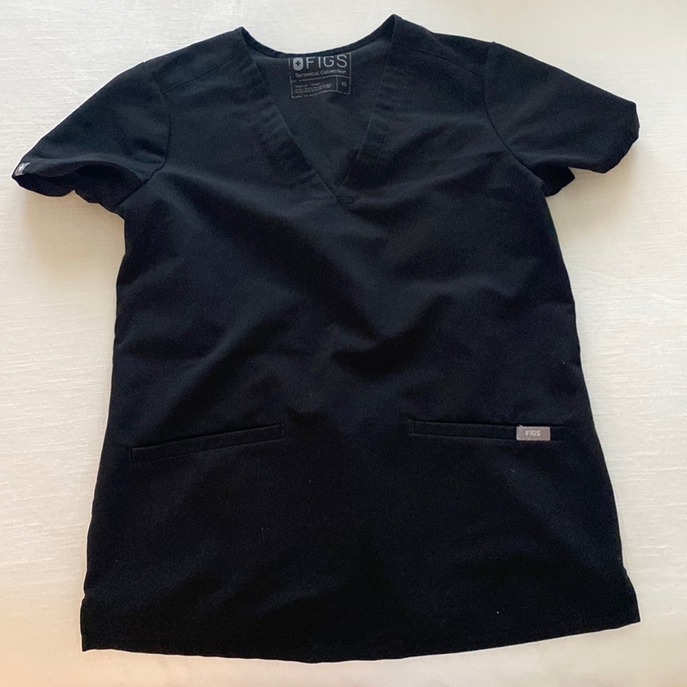 Figs black two pocket scrub top xs